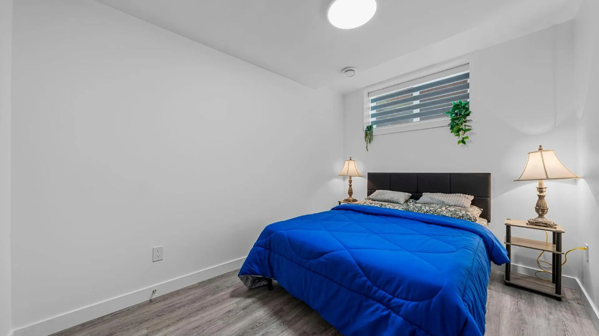 דירות אדמונטון Urban Enclave קנדה